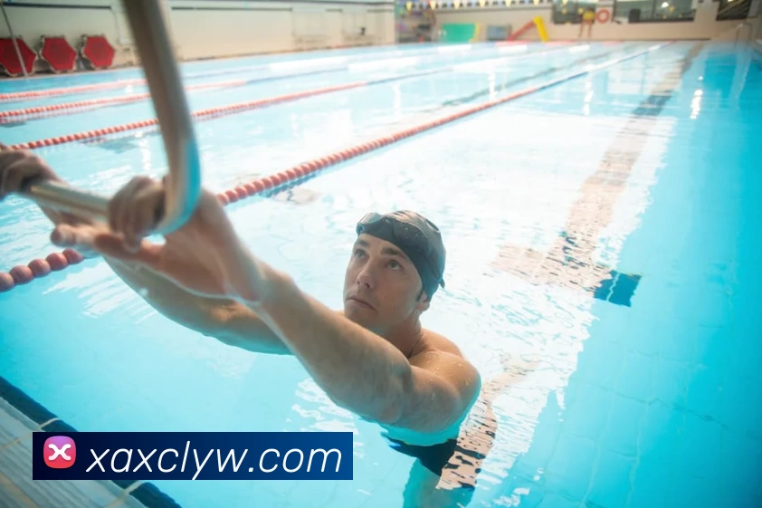 詹姆斯关键三分绝杀勇士湖人逆转取胜全场回放已上线